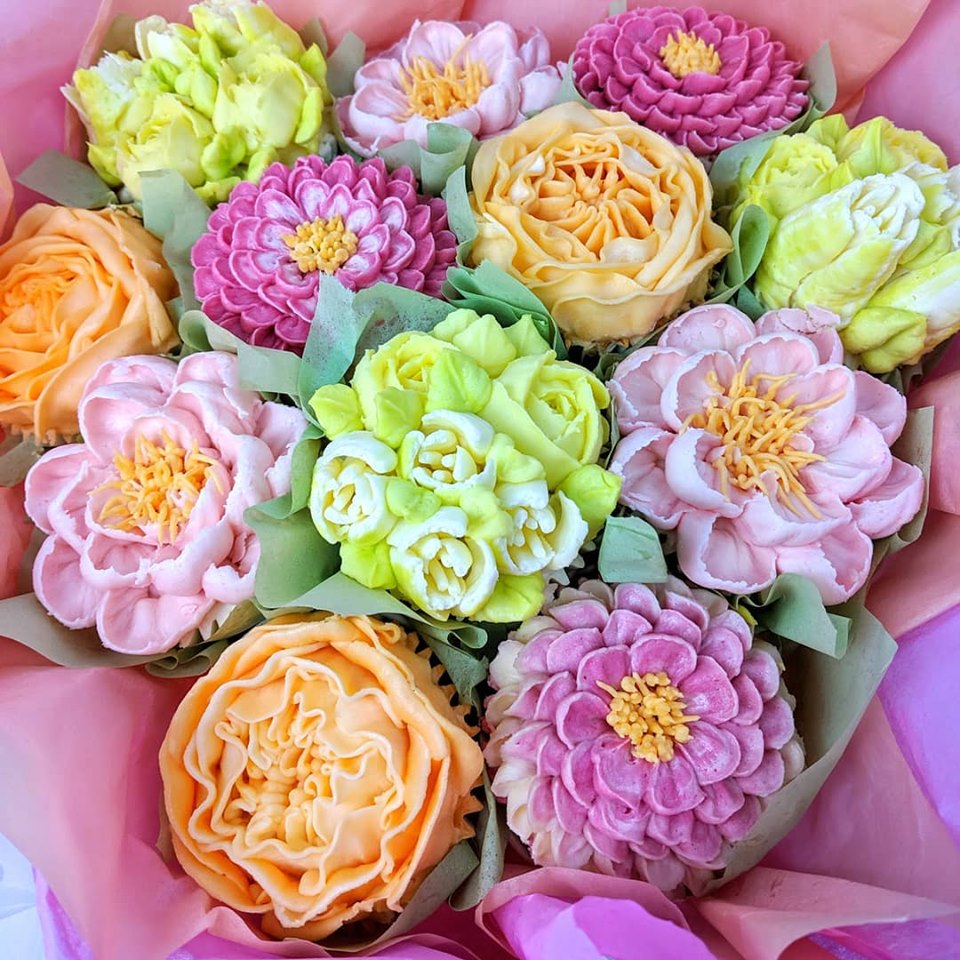 Austin Rose and Peony Cupcake Bouquet
